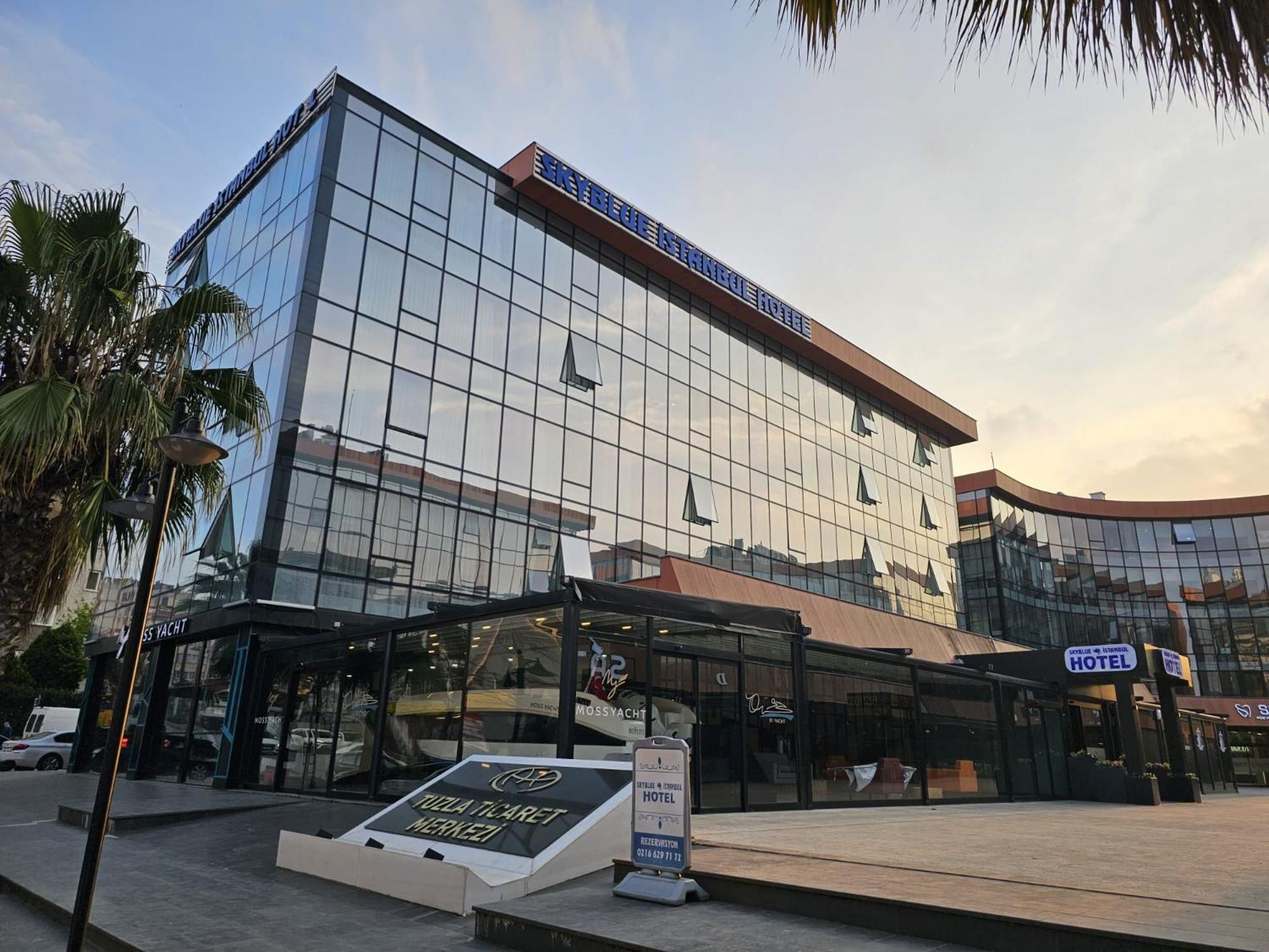 Skyblue Istanbul Hotel Bagian luar foto