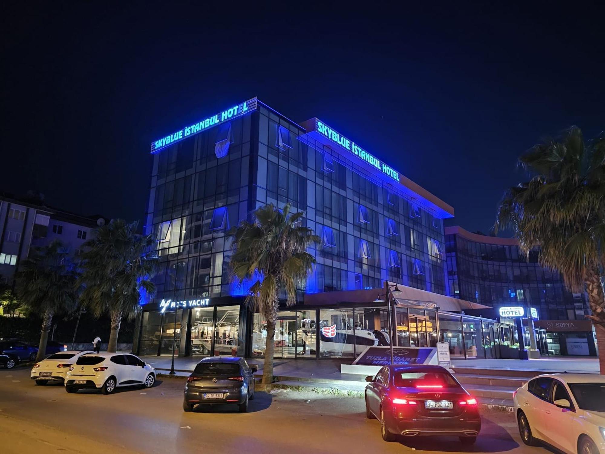 Skyblue Istanbul Hotel Bagian luar foto