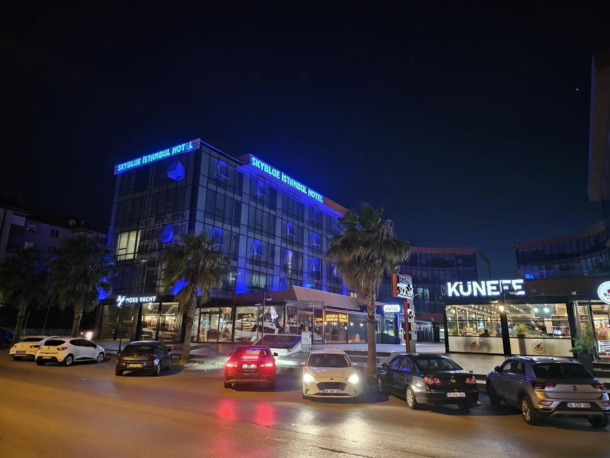 Skyblue Istanbul Hotel Bagian luar foto